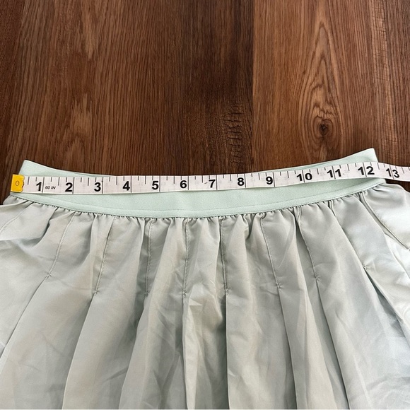 Sacre’ Serena Women’s Lifestyle Skirt Size Medium Sage Green Skort Workout - Picture 4 of 7
